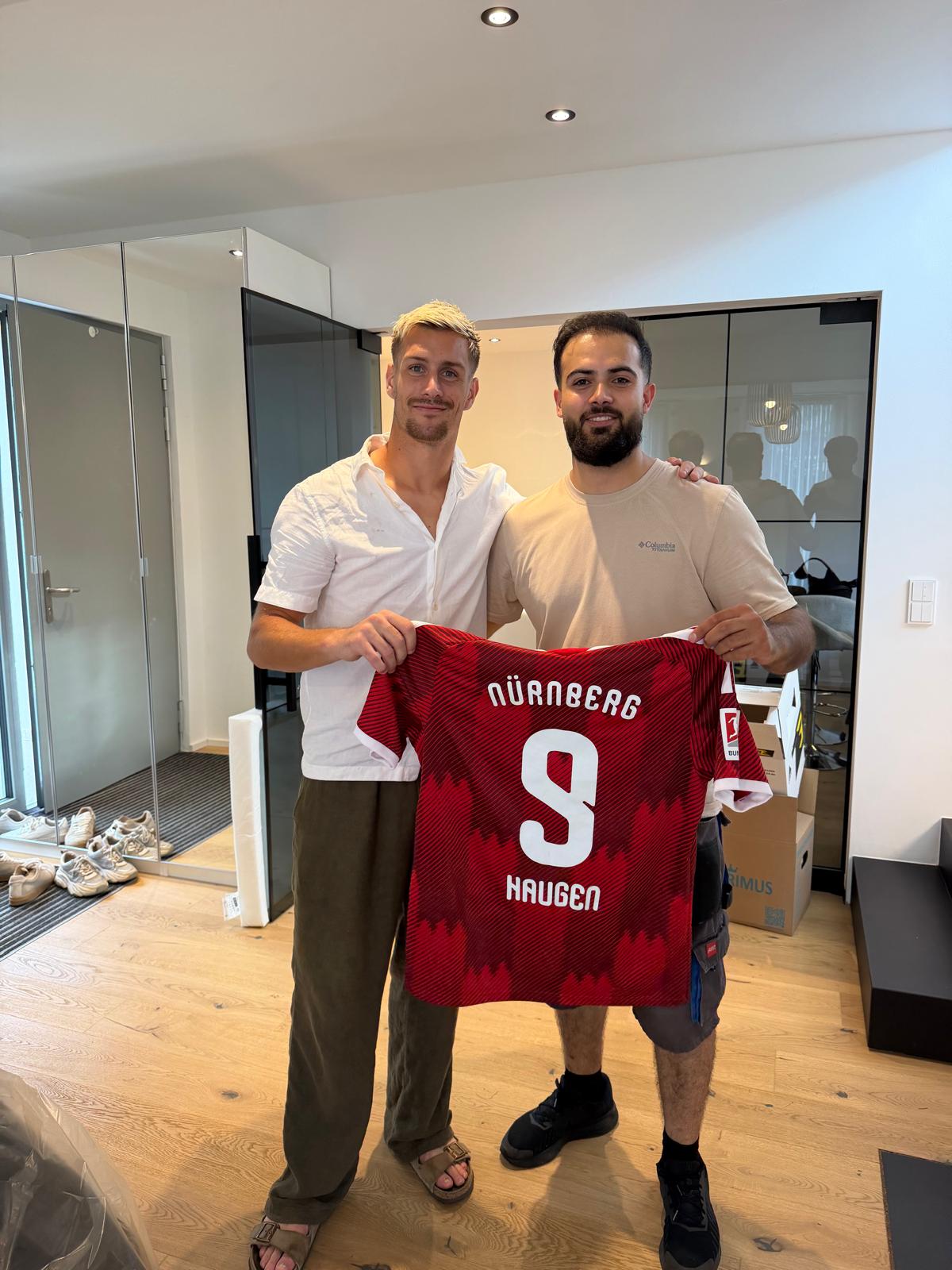 Sigurd Haugen mit dem ANSA-Umzugsteam nach dem Umzug nach Nürnberg